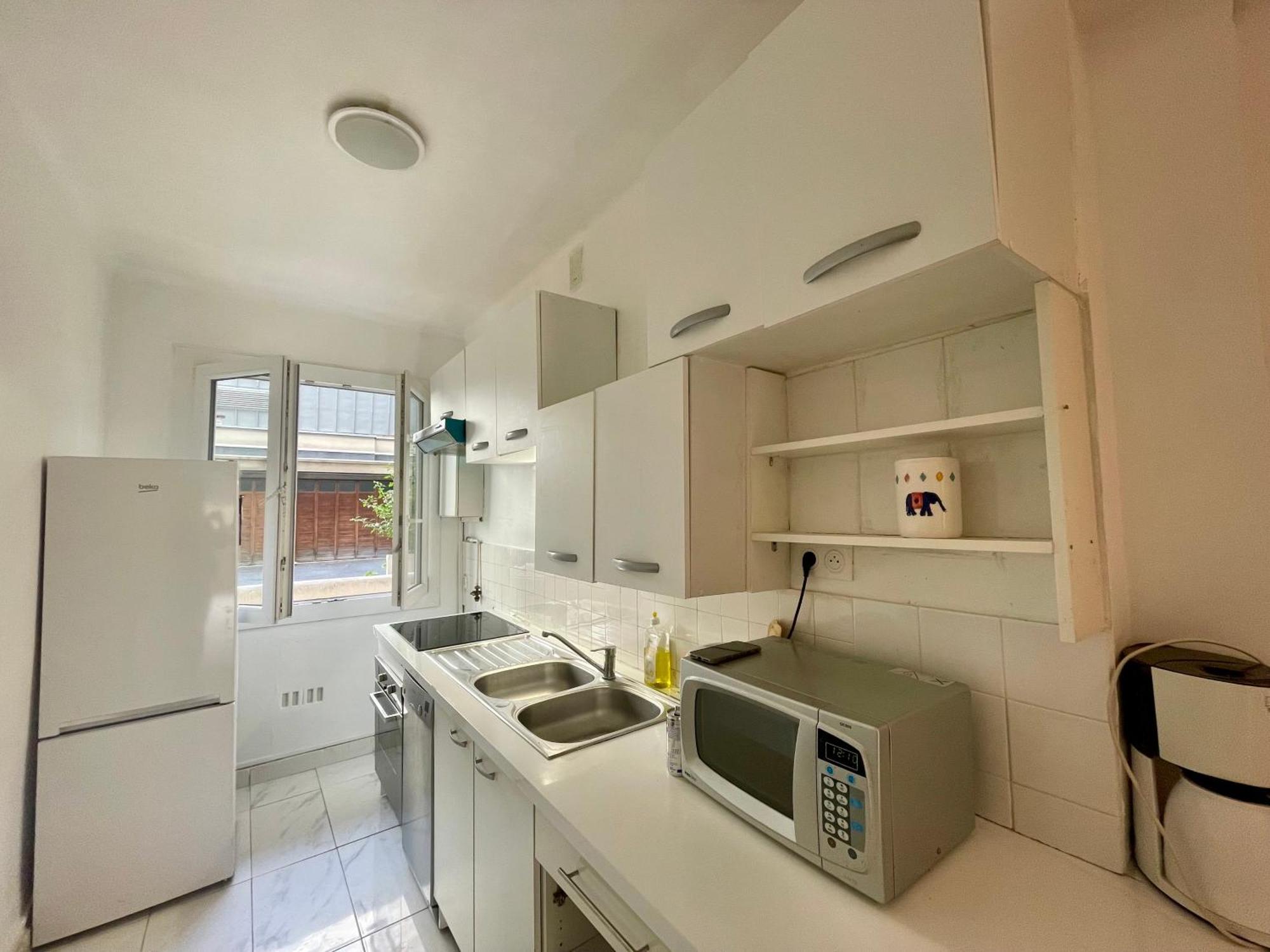 Tour Eiffel Croix Nivert * Paris